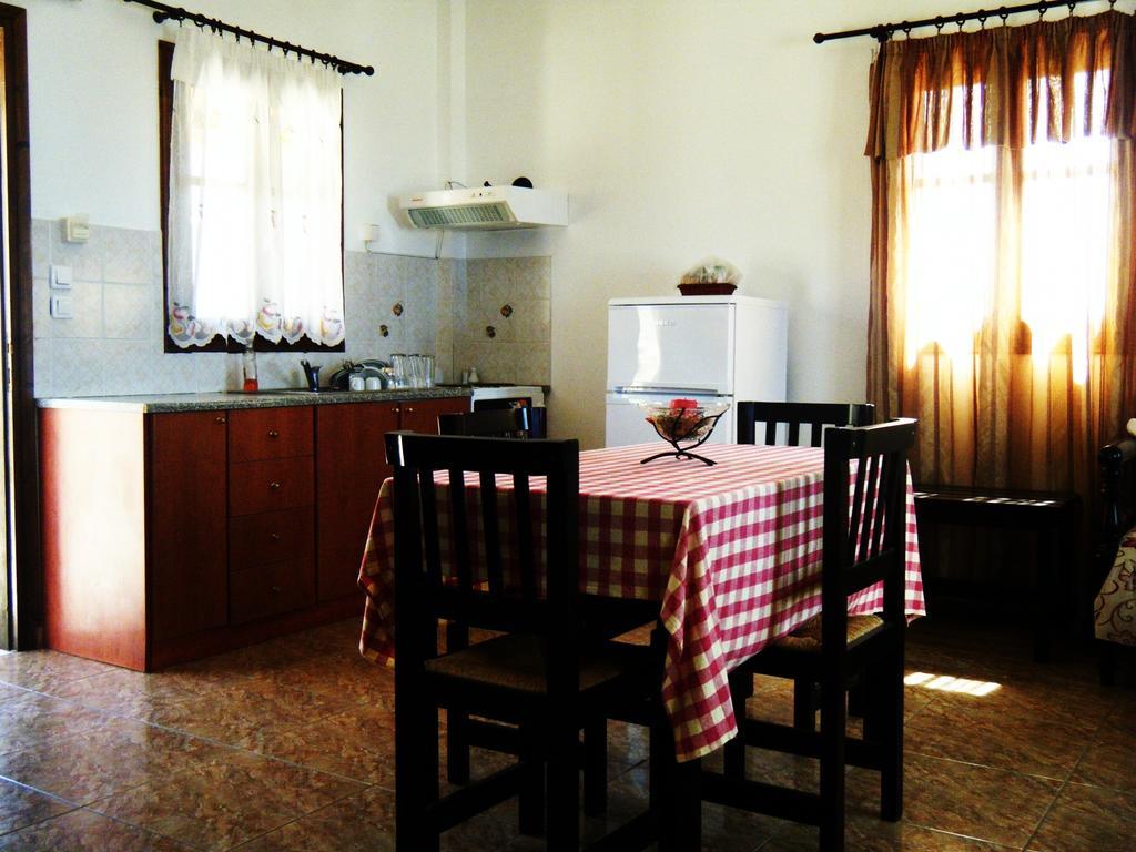 Meltemi Studios Frý Habitación foto