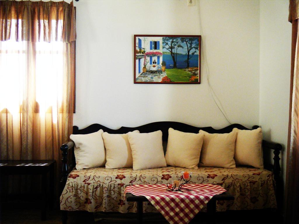 Meltemi Studios Frý Habitación foto